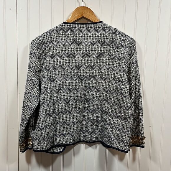 Chelsea & Theodore cropped quarter sleeve blazer - Picture 4 of 5